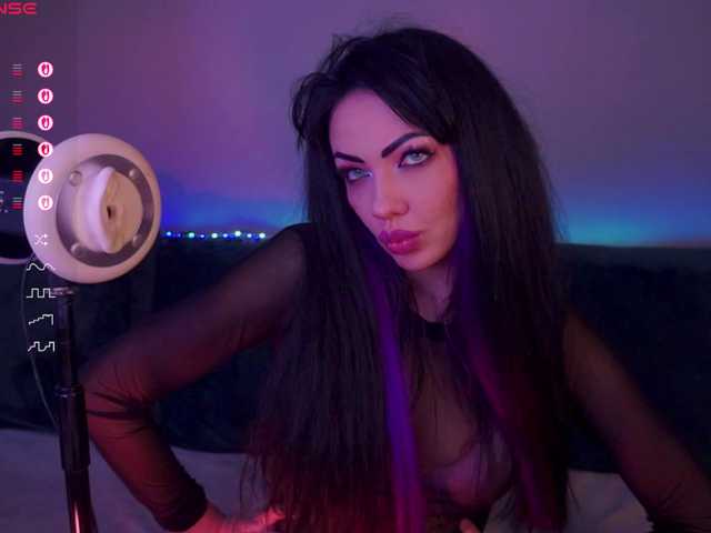 LADYCharmer's BongaCams show and profile