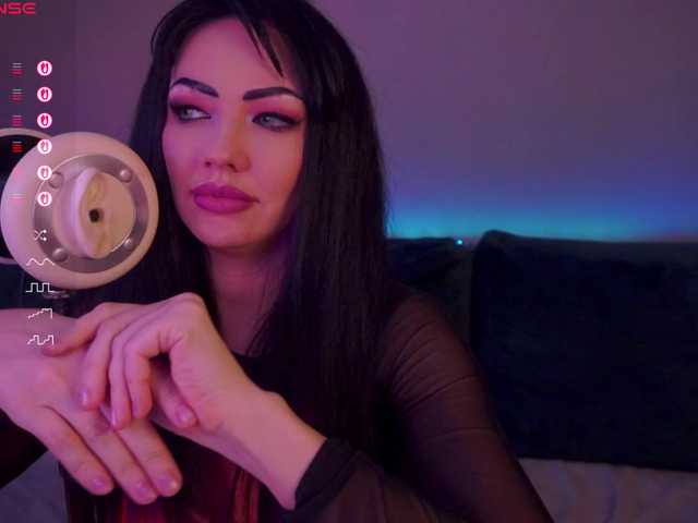 LADYCharmer's BongaCams show and profile