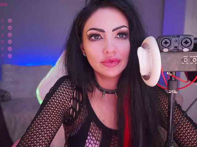 LADYCharmer webcam