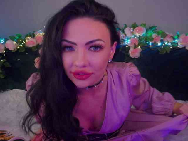 Miss_CHARMER webcam
