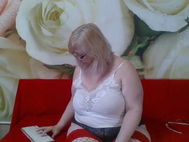 yakameliya's BongaCams show and profile