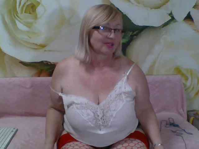 yakameliya Live Webcam on BongaCams