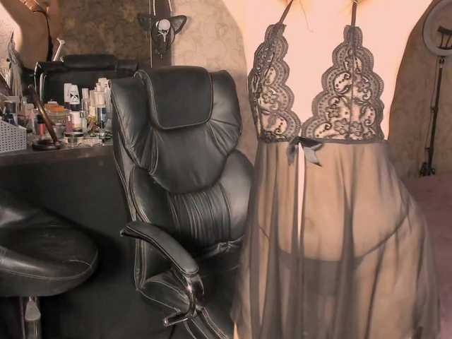 MissPoison's BongaCams show and profile