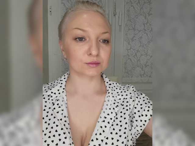 Anesteishen's BongaCams show and profile