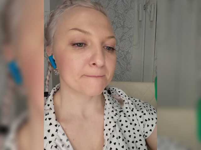 Anesteishen's BongaCams show and profile