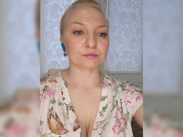 Anesteishen's BongaCams show and profile