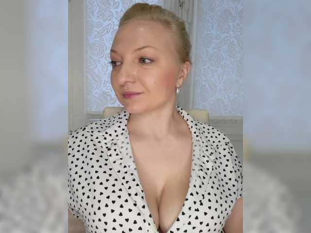 Anesteishen's BongaCams show and profile