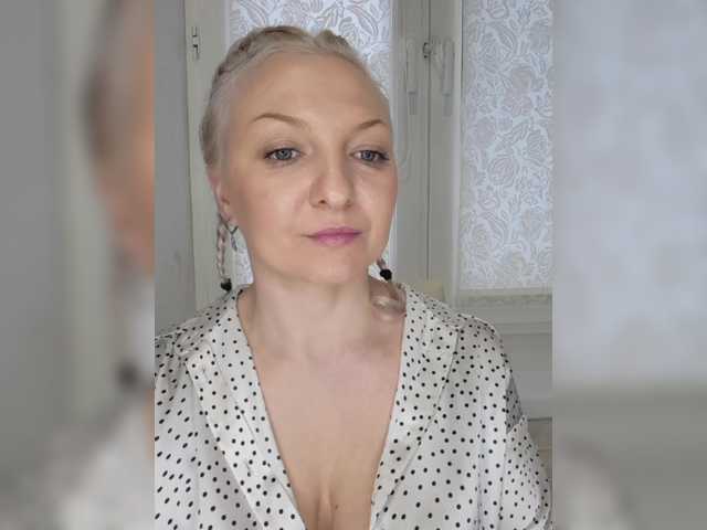 Anesteishen's BongaCams show and profile