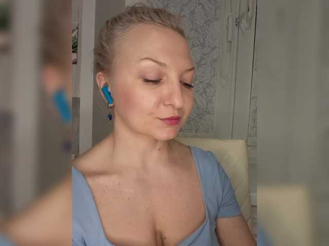 Anesteishen's BongaCams show and profile