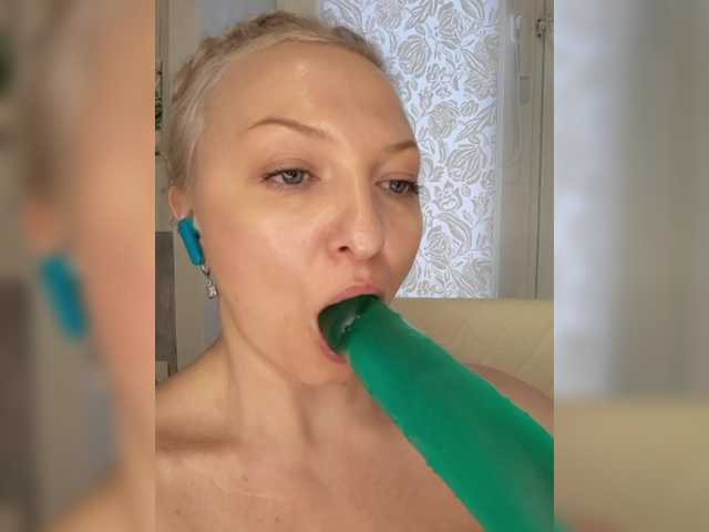 Anesteishen's BongaCams show and profile