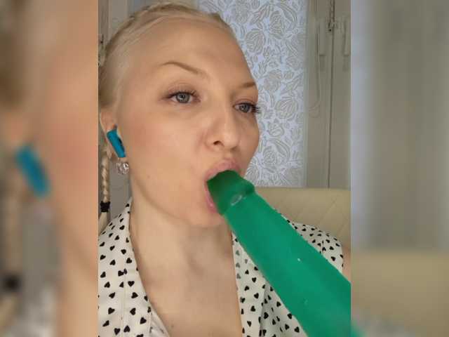 Anesteishen from BongaCams is Freechat