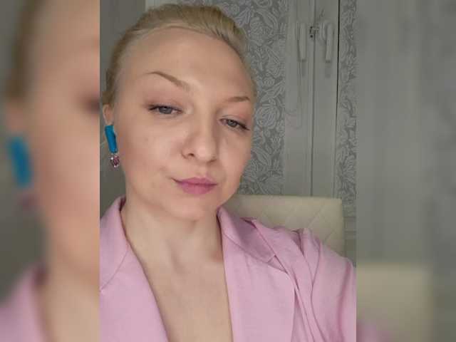 Anesteishen's BongaCams show and profile