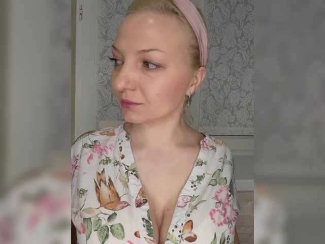 Anesteishen's BongaCams show and profile