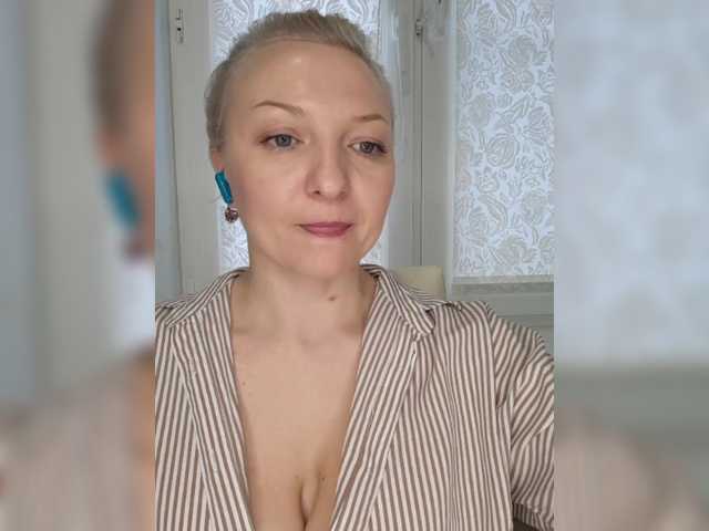 Anesteishen's BongaCams show and profile