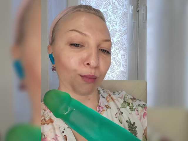 Anesteishen's BongaCams show and profile