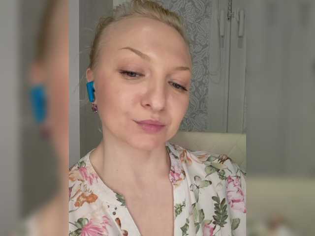 Anesteishen's BongaCams show and profile