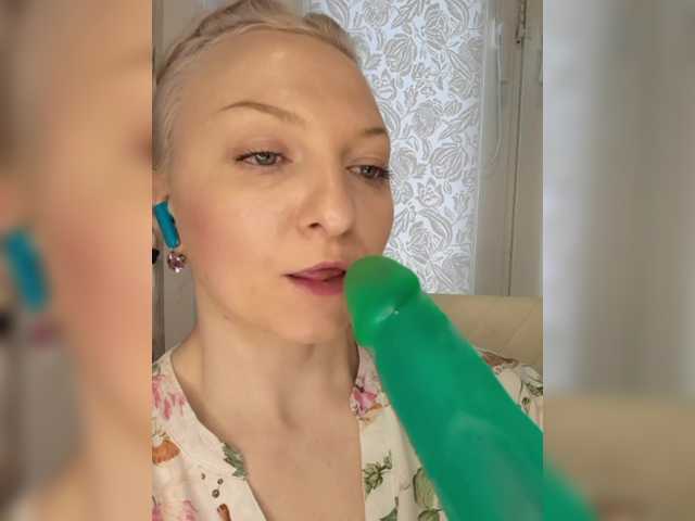 Anesteishen's BongaCams show and profile