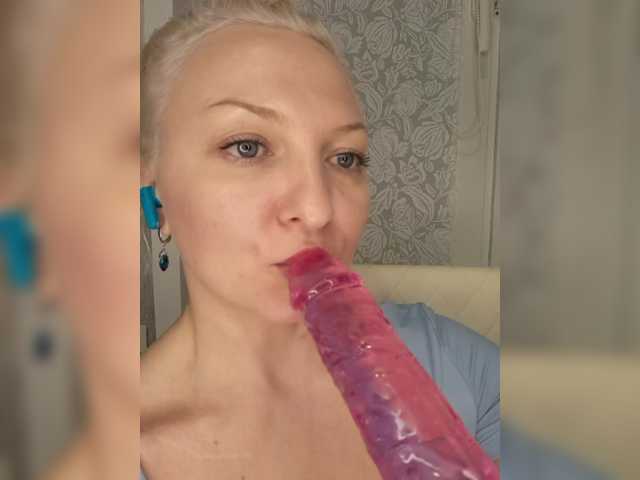 Anesteishen's BongaCams show and profile