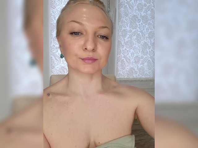 Anesteishen's BongaCams show and profile