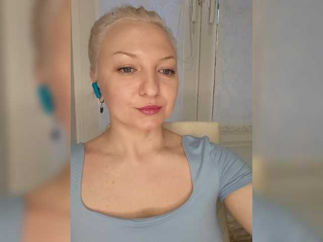 Anesteishen's BongaCams show and profile