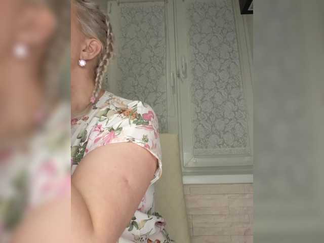 Anesteishen's BongaCams show and profile