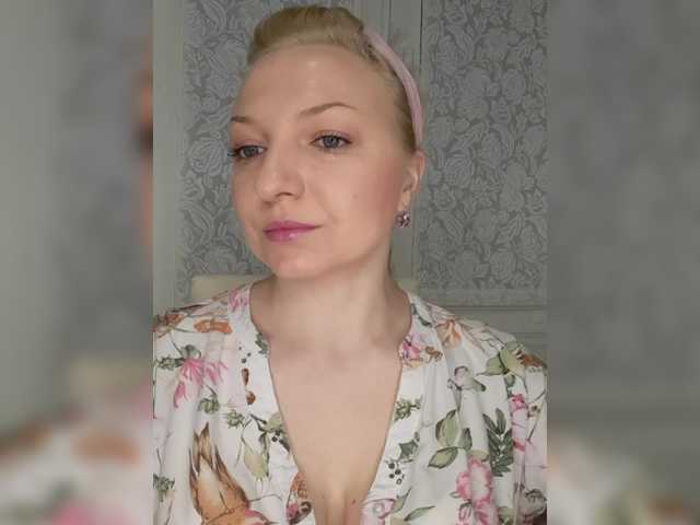 Anesteishen's BongaCams show and profile
