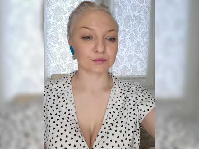 Anesteishen's BongaCams show and profile