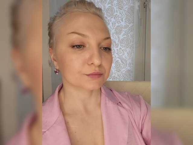 Anesteishen's BongaCams show and profile