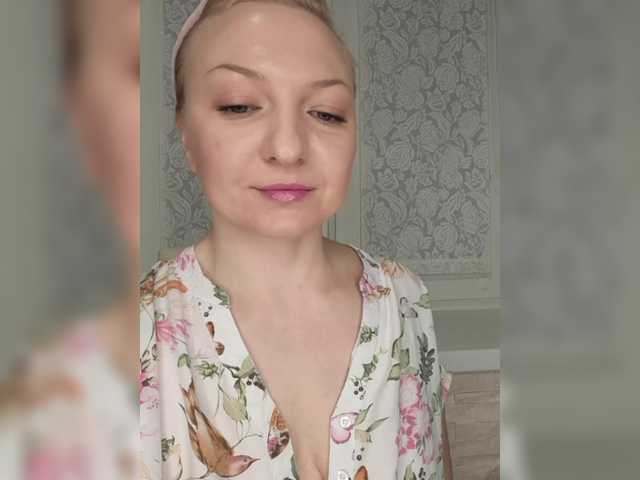 Anesteishen's BongaCams show and profile