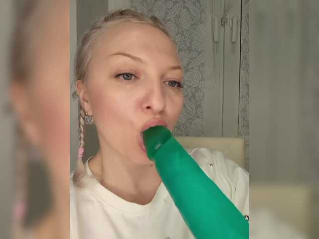 Anesteishen's BongaCams show and profile