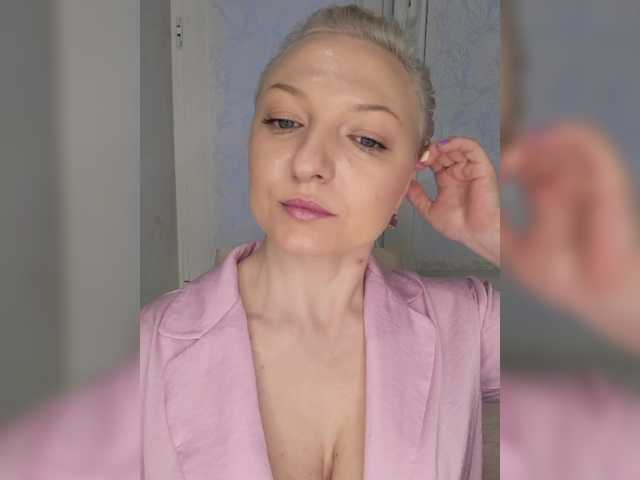 Anesteishen's BongaCams show and profile