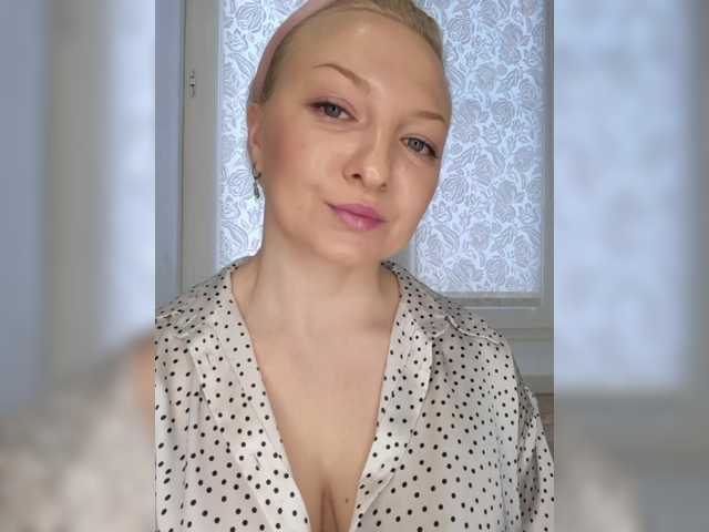 Anesteishen's BongaCams show and profile