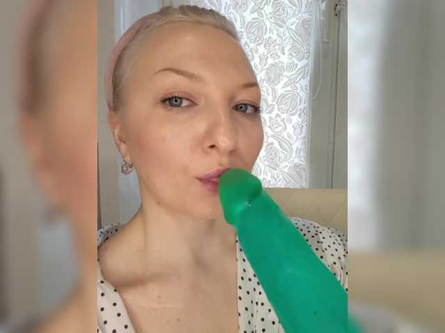 Anesteishen's BongaCams show and profile