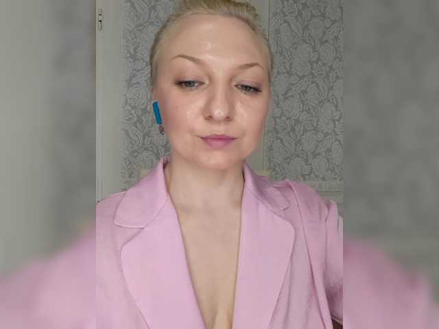 Anesteishen's BongaCams show and profile