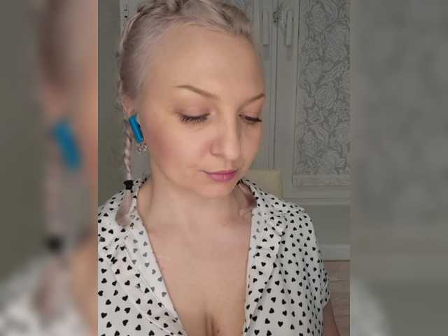 Anesteishen's BongaCams show and profile