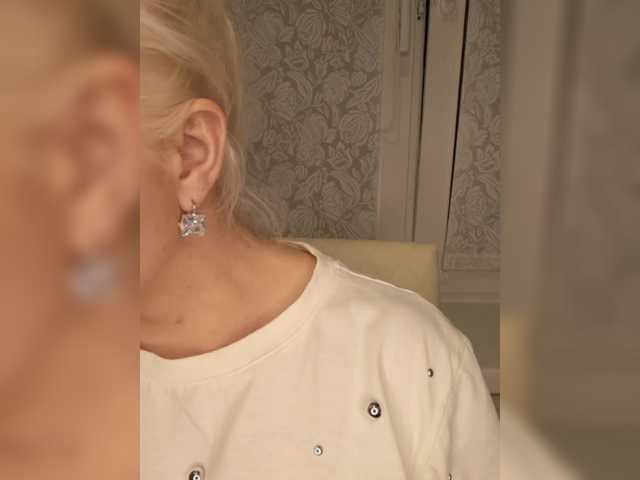 Anesteishen's BongaCams show and profile