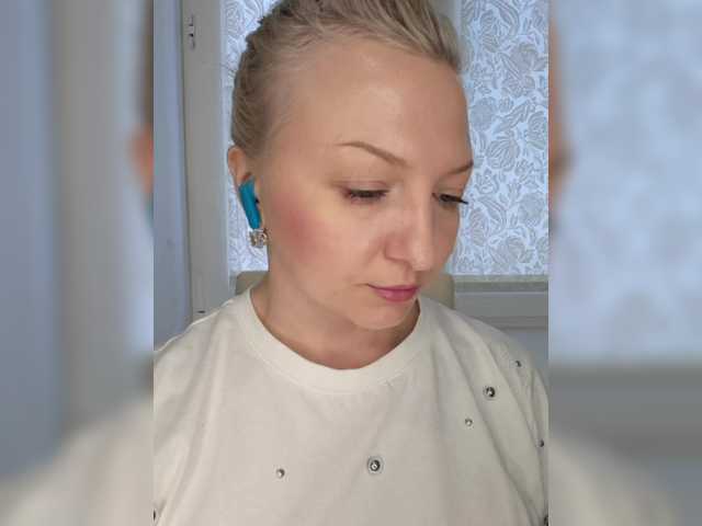 Anesteishen's BongaCams show and profile