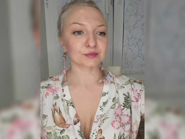 Anesteishen's BongaCams show and profile