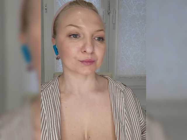 Anesteishen's BongaCams show and profile