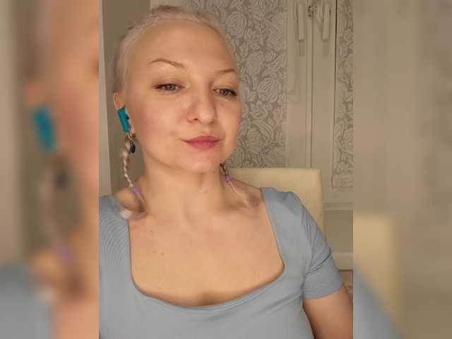 Anesteishen's BongaCams show and profile