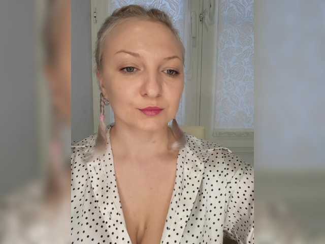 Anesteishen's BongaCams show and profile