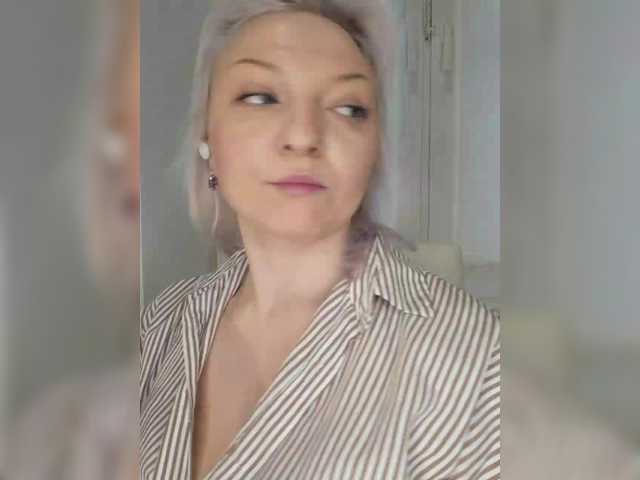 Anesteishen's BongaCams show and profile