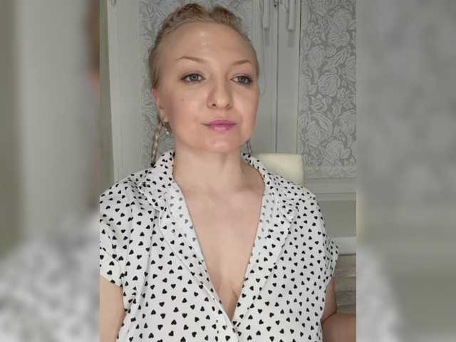 Anesteishen's BongaCams show and profile