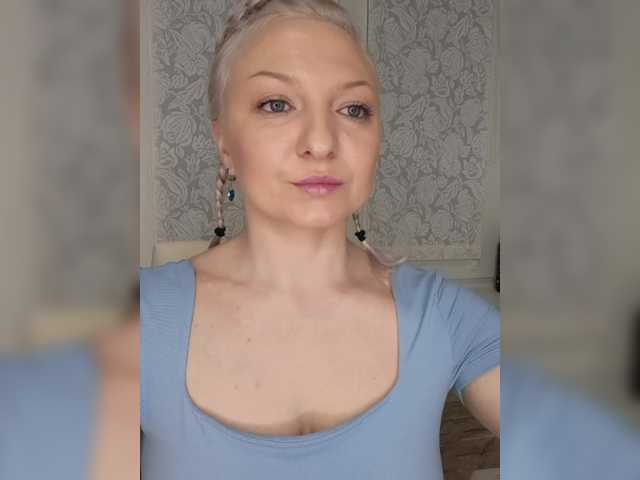 Anesteishen's BongaCams show and profile