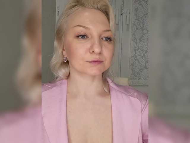 Anesteishen's BongaCams show and profile
