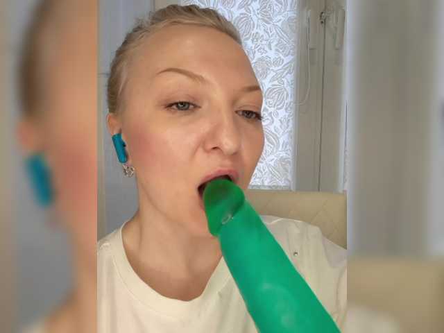 Anesteishen's BongaCams show and profile