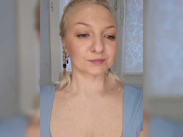Anesteishen's BongaCams show and profile