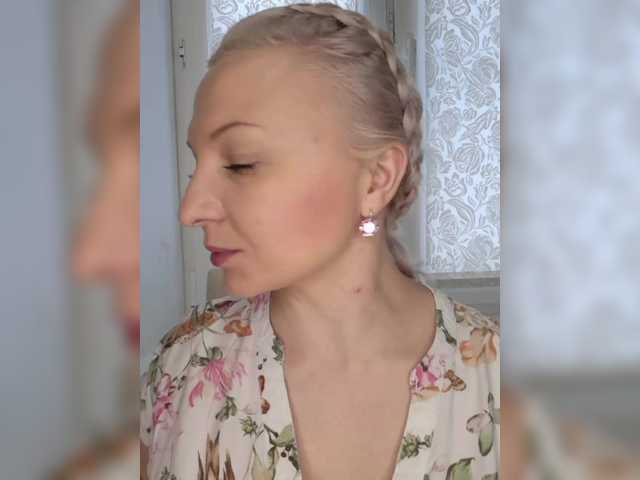 Anesteishen's BongaCams show and profile