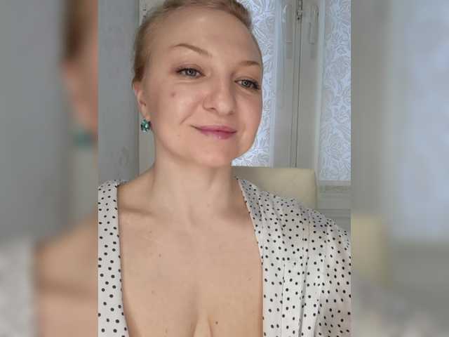 Anesteishen's BongaCams show and profile