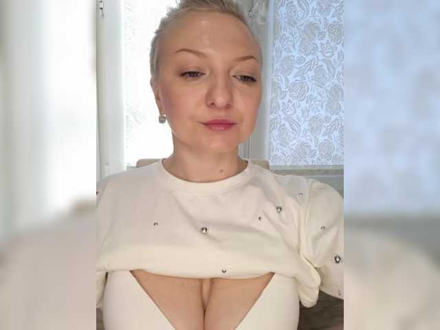 Anesteishen's BongaCams show and profile